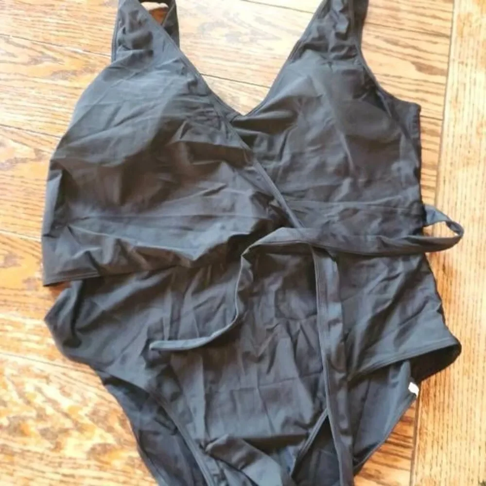 Summersalt The Perfect Wrap One Piece Swimsuit Urchin Black Minimalist SZ 20